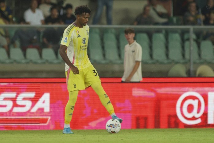 三镇官方：贝维斯右股二头肌损伤，预计恢复时间为2-3周