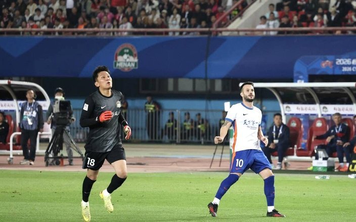 中超：泰山1-1新鹏城，克雷桑进球+染红，戴伟浚扳平