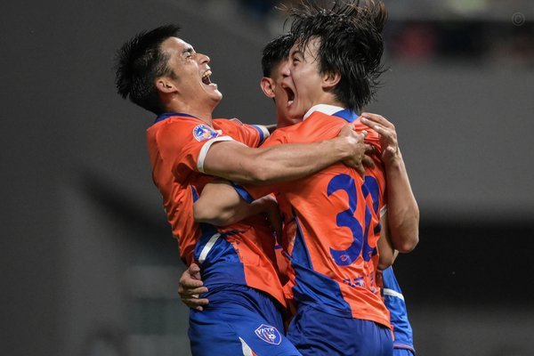申花3-1力克铜梁龙 高天意传射建功
